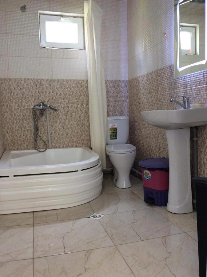 Gunter Guest House Adishi Екстер'єр фото